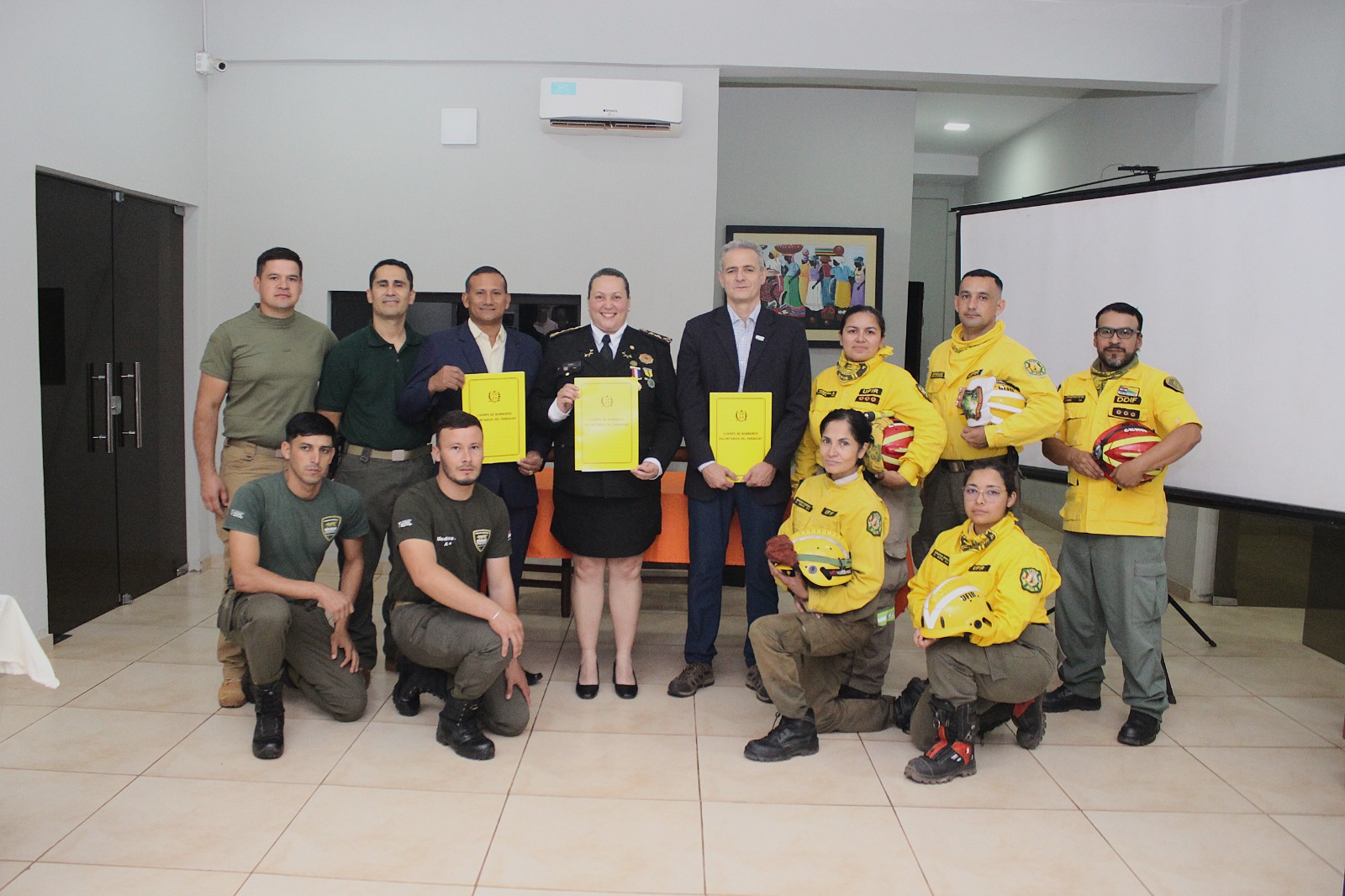 Fundación Moisés Bertoni y el Cuerpo de Bomberos Voluntarios del Paraguay firman convenio marco de cooperación